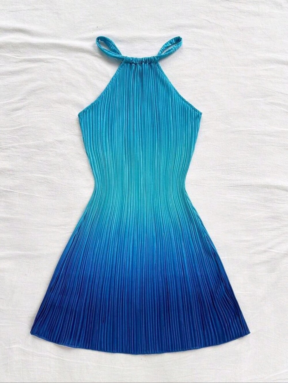 Blue Gradient Halter Pleated Dress - Picture 2 of 4